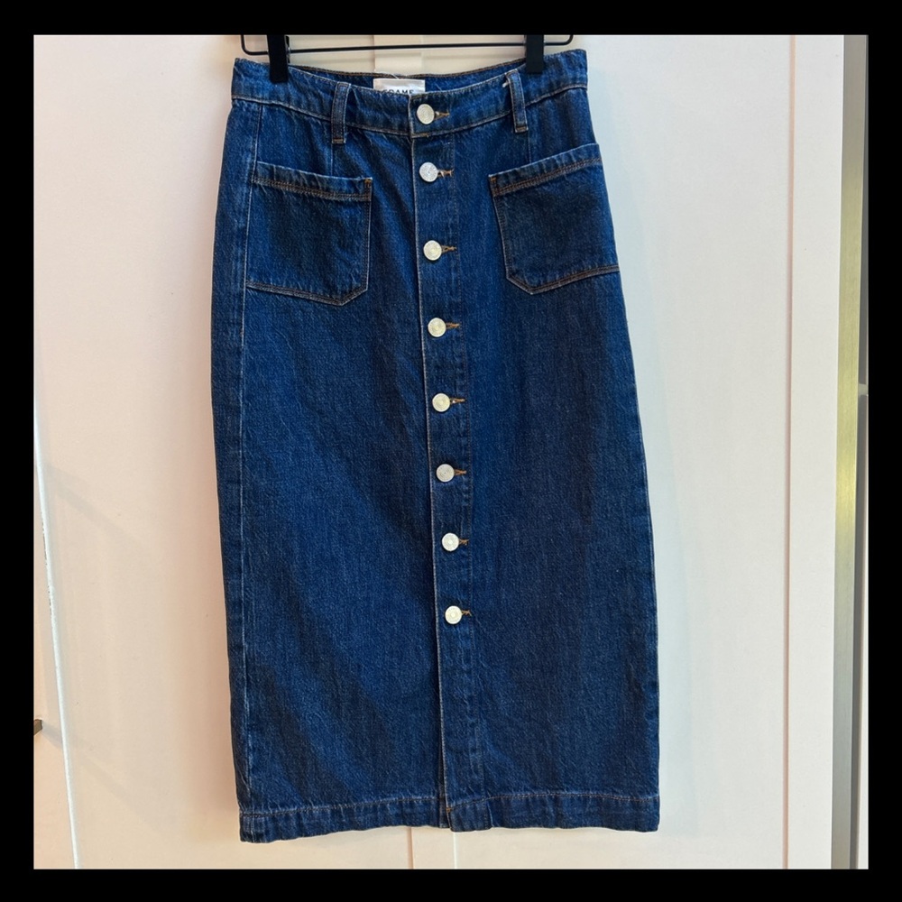 FRAME Le Bardot denim midi skirt. Size 25.